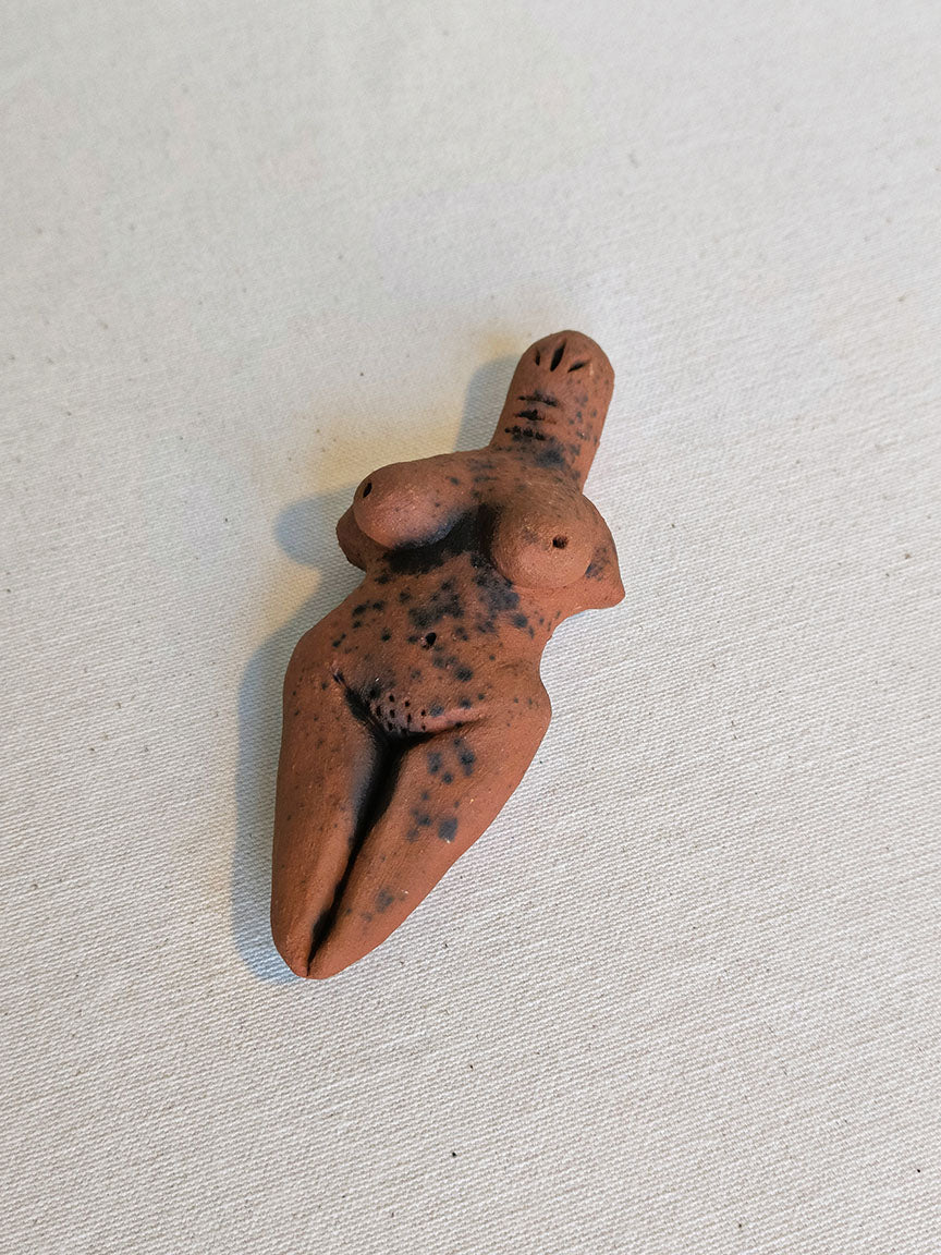 Femme de Terre - pièce décorative en terre cuite