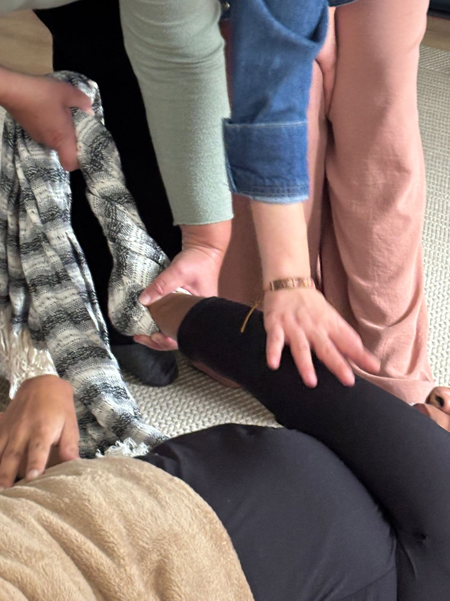 Acompte Formation. Ancrage dans le Soin (massage) traditionnel avec Rebozo à Paris