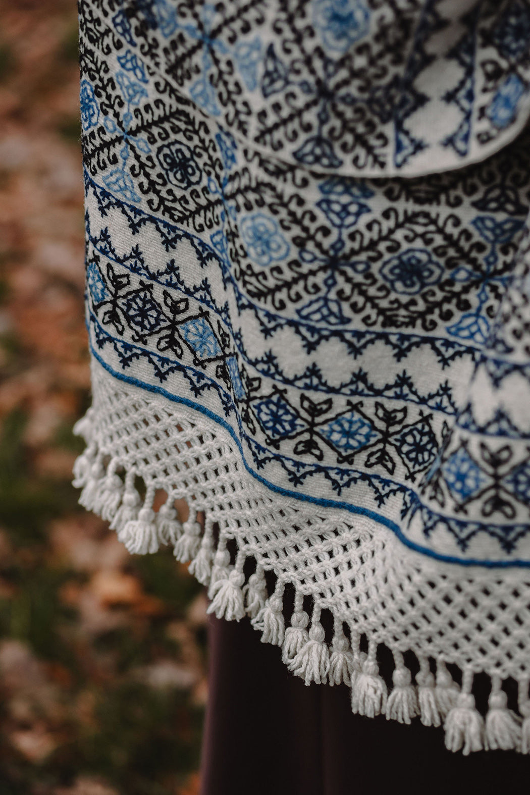 Rebozo d'exception "Guardiana" en laine écrue aux pointes brodées